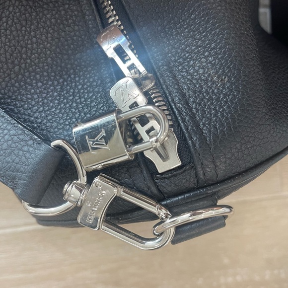 Louis Vuitton Boston Bag Keepall Bandouliere 45 Black Travel Bag - Picture 10 of 16